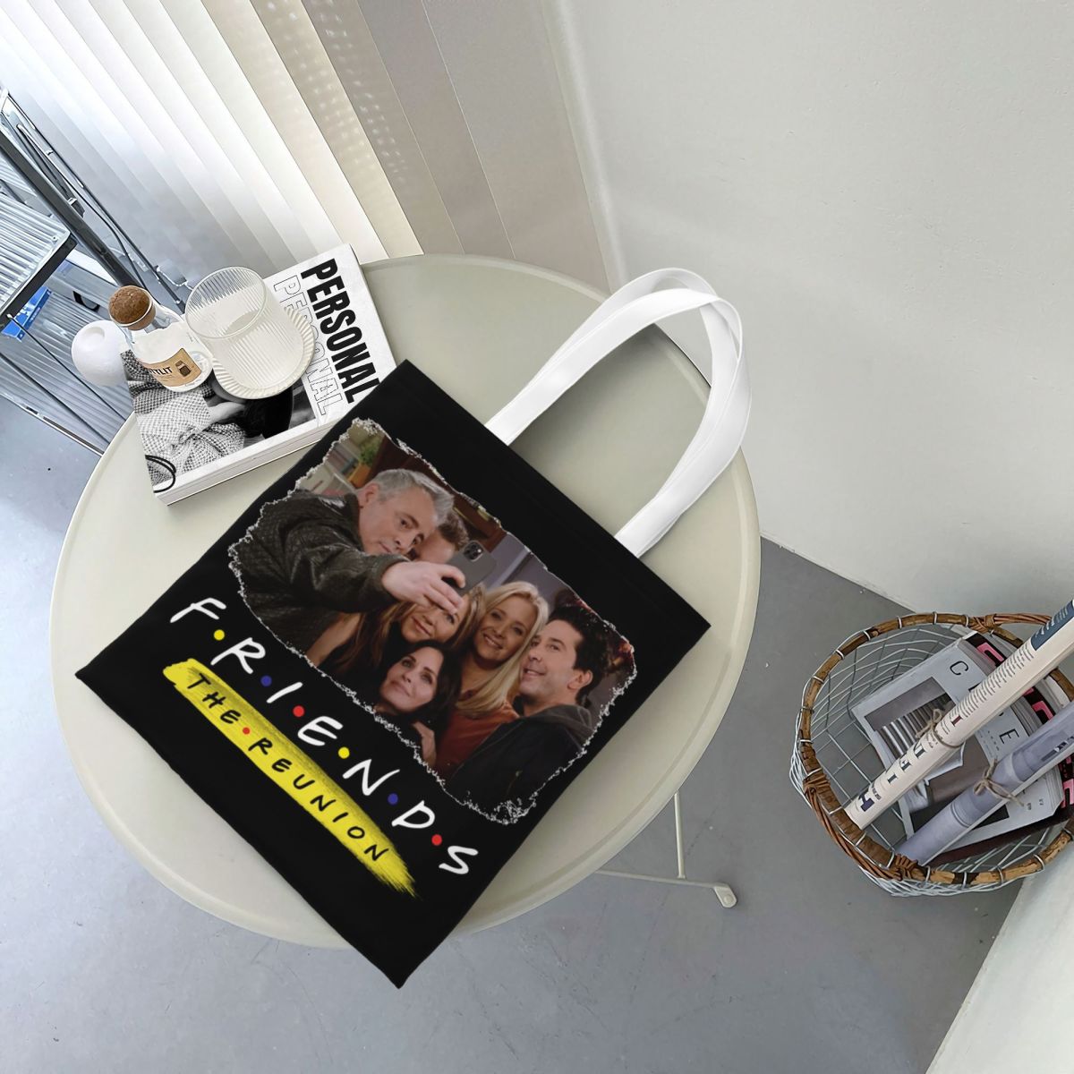 Friends The Reunion 2021 Tas T - Women Bags Ross ulasan dan harga